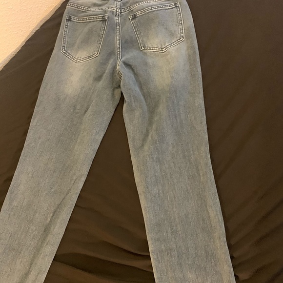 Mom Jeans - Picture 6 of 6